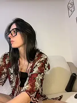 alibi_room from StripChat is Freechat