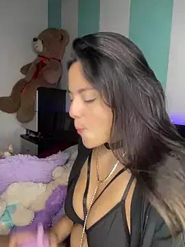 Alice-Collins1 from StripChat is Freechat
