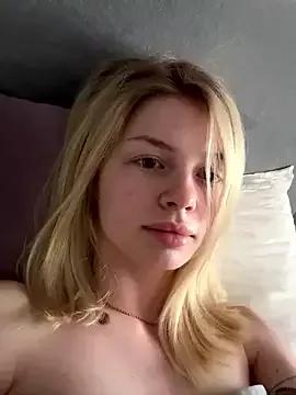 alice_woond from StripChat is Freechat