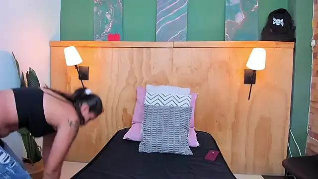 aliceandsia from StripChat is Freechat