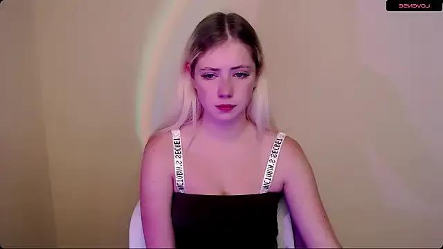AliceHotty_ from StripChat is Freechat