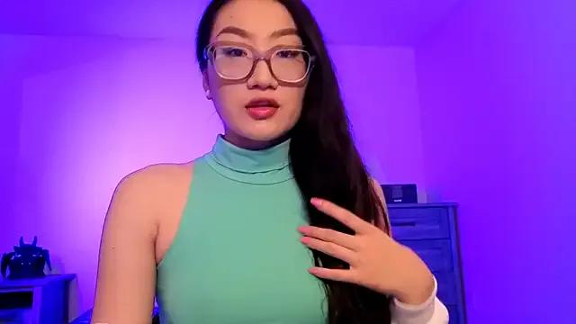 Aliciaz3 from StripChat is Freechat