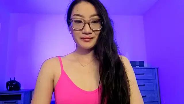 Aliciaz3 from StripChat is Freechat