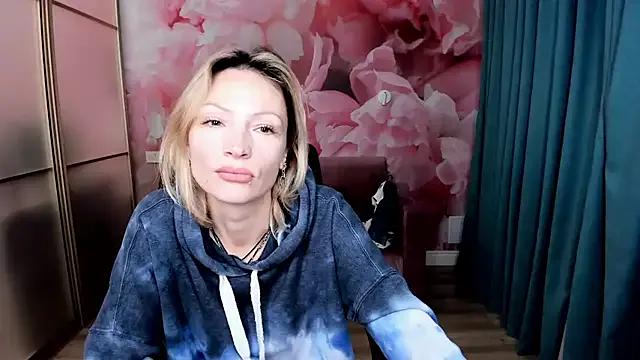 AlinaMoor from StripChat is Freechat