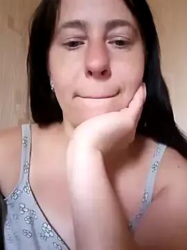 AlinaSiS from StripChat is Freechat