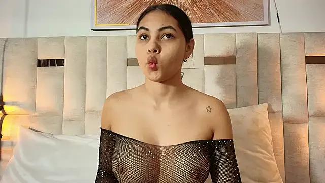 AlinnaRosee_ from StripChat is Freechat