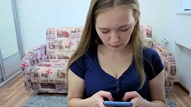AlisaKisa from StripChat is Freechat