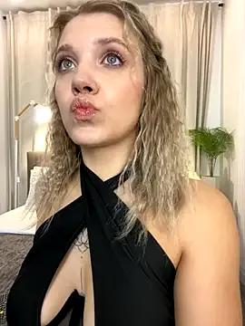 AlisaMyers from StripChat is Freechat