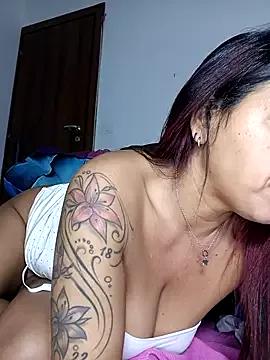 allyson22andy from StripChat