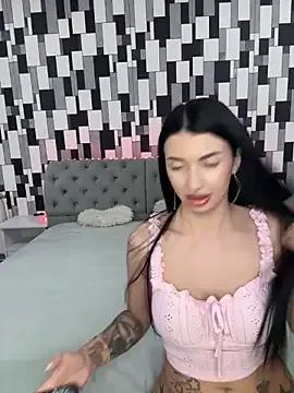 AlmaIvy from StripChat