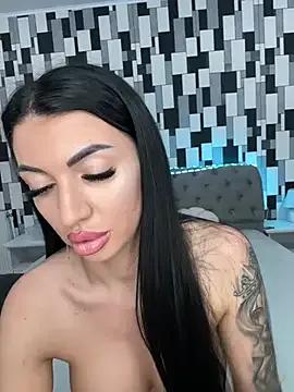 AlmaIvy from StripChat