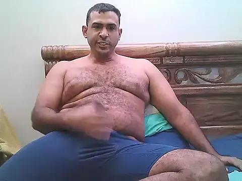 AlphaLatinoBear from StripChat is Freechat