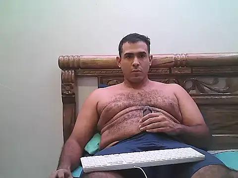 AlphaLatinoBear from StripChat is Freechat