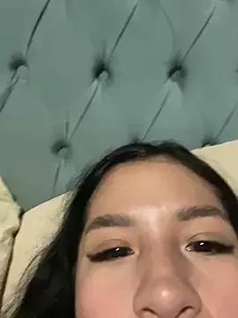 alynemoon from StripChat is Freechat