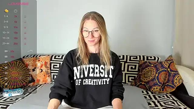 Amalia_Mio from StripChat is Freechat