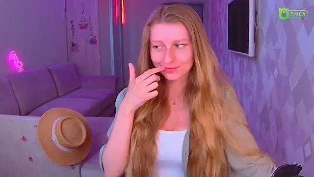 AmaliaQueen from StripChat is Freechat