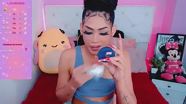Amanda_bigx from StripChat