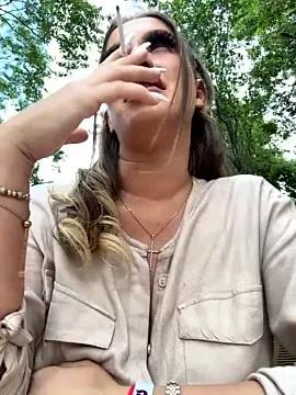 amandateasingg_ from StripChat