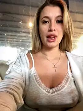 amandateasingg_ from StripChat