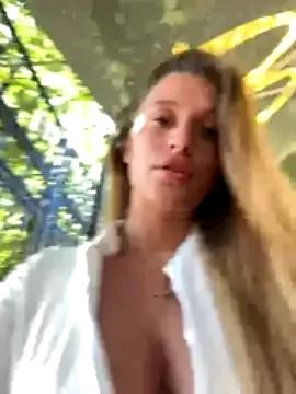 amandateasingg_ from StripChat
