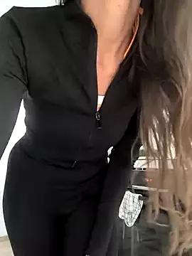 Amani_thewolf from StripChat