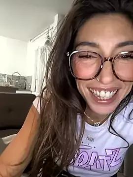 Amani_thewolf from StripChat is Freechat