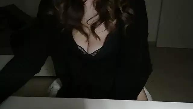 amara_2022 from StripChat