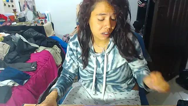AmaraRoberts420 from StripChat