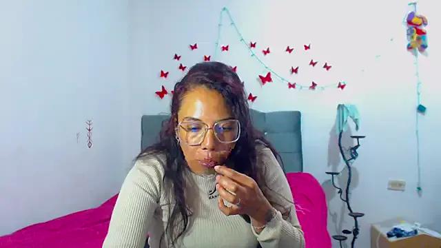 AmaraRoberts420 from StripChat