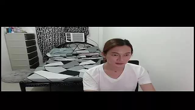 AmazingLuchie from StripChat