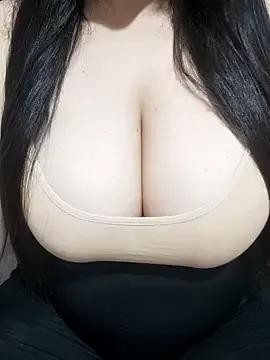 Amber-Sexy from StripChat is Freechat