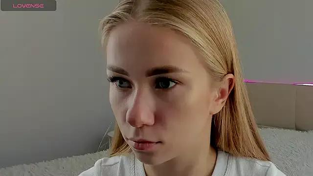 AmberArt from StripChat is Freechat