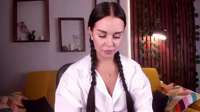 AmeliaRoyale from StripChat is Freechat