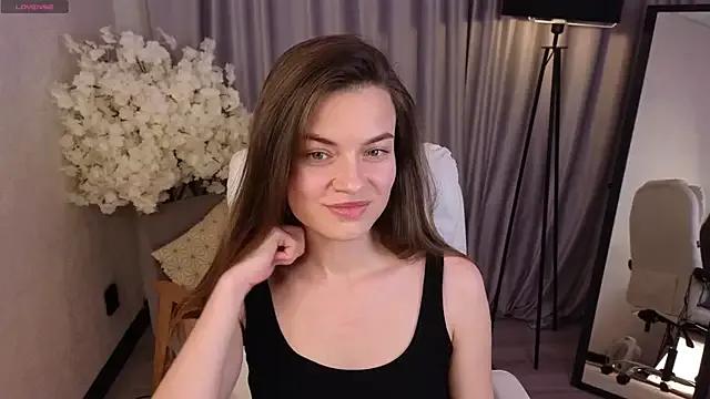 AmeliLoran from StripChat is Freechat