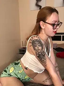 Amore_Mia_ from StripChat is Freechat