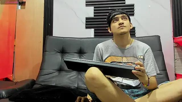 Amun_obsidian from StripChat is Freechat