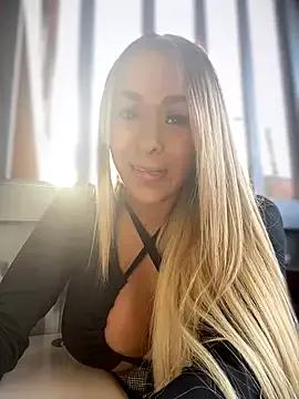 AmyWillss from StripChat is Freechat