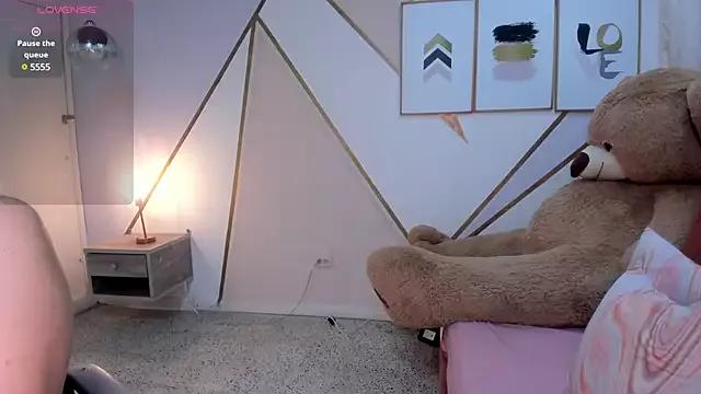 anabelle_clark from StripChat is Freechat