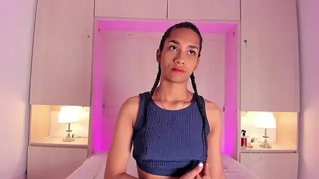 AnahiCollins from StripChat is Freechat