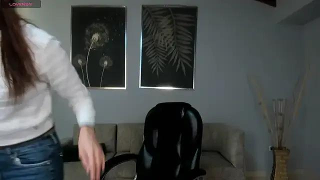 AnaisNin from StripChat