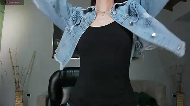 AnaisNin from StripChat