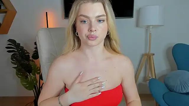 Angel___Blond from StripChat is Freechat