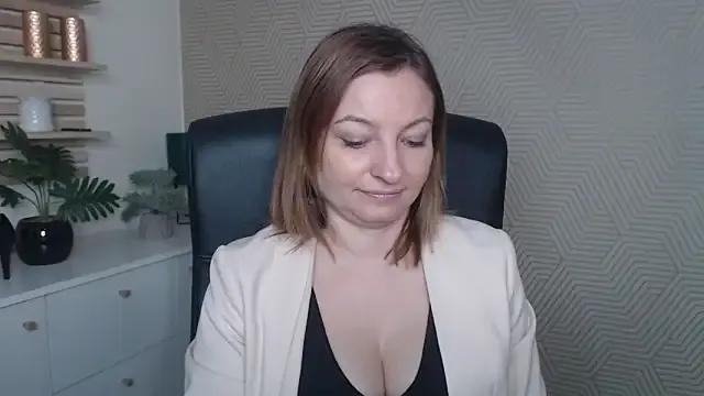 angelaSamt from StripChat is Freechat