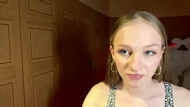 Anika_Socutehe from StripChat is Freechat