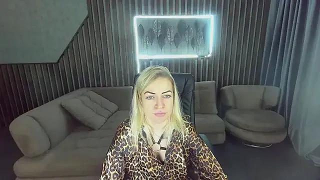 Anna_Snows from StripChat is Freechat