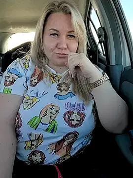AnnaCurvy from StripChat