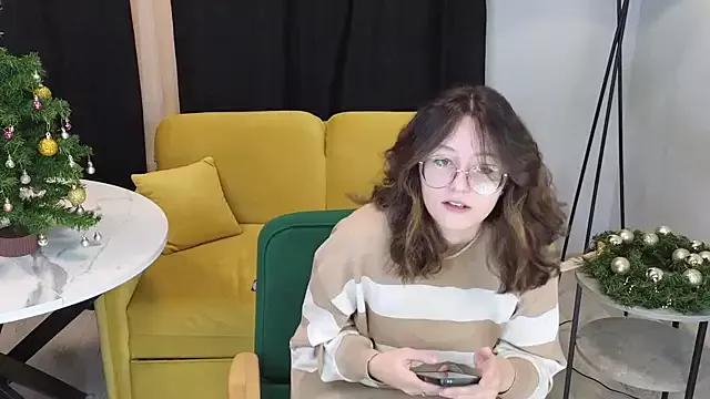 AnnaHaze from StripChat