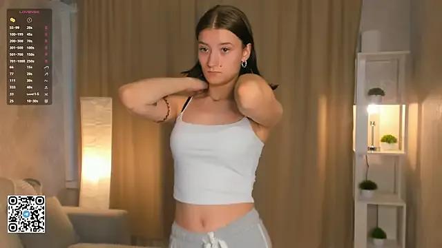 AnnaleeJennie from StripChat is Freechat