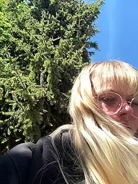 AnnaLenaaa from StripChat is Freechat
