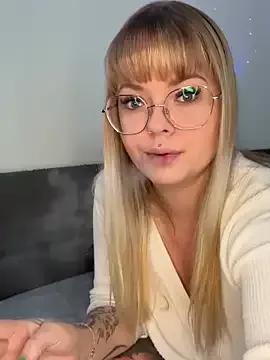 AnnaLenaaa from StripChat